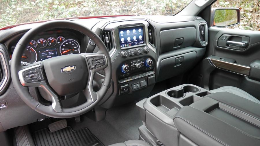 Торпедо Chevrolet Silverado LTZ Duramax Crew Cab 2019 года  (фото 15 из 32)